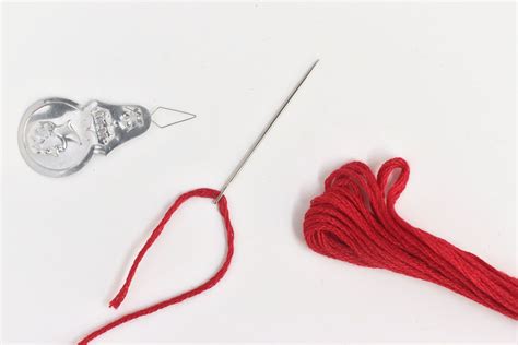 How to Thread an Embroidery Needle: A Comprehensive Guide With Creativity at its Core